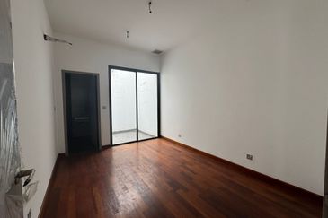 The Canal Garden South, Horizon Hills