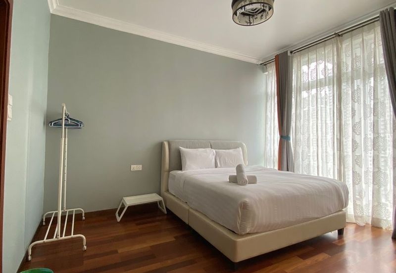 Paradiso Nuova Medini