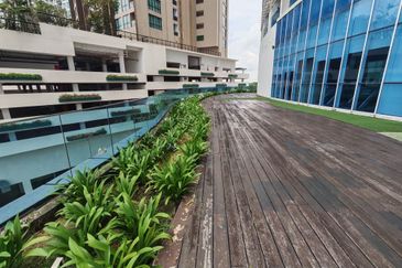 Pinetree, Puteri Harbour