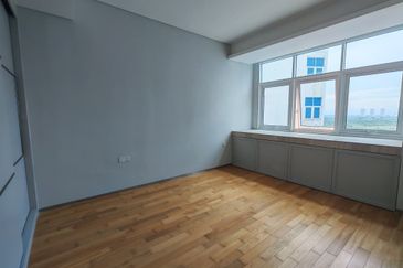 Pinetree, Puteri Harbour