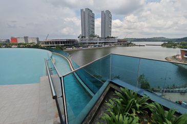 Pinetree, Puteri Harbour