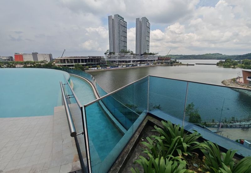 Pinetree, Puteri Harbour