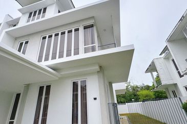 Emerald Bay @ Puteri harbour