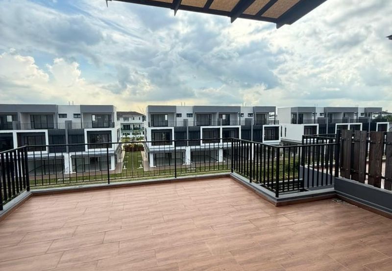 Senibong Cove Waterway Residences