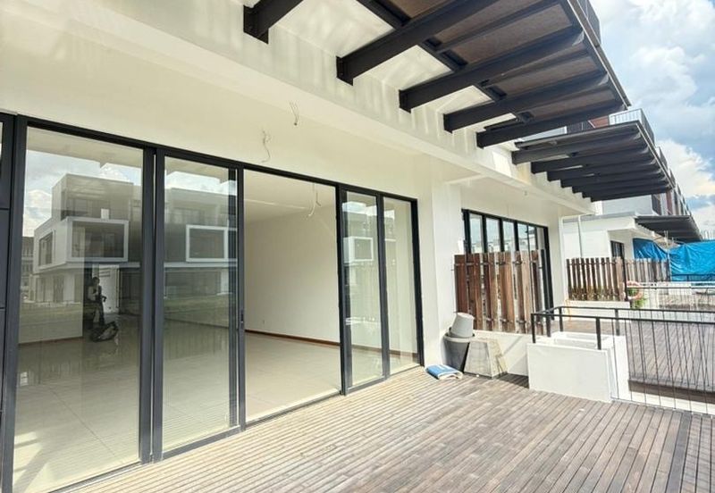 Senibong Cove Waterway Residences