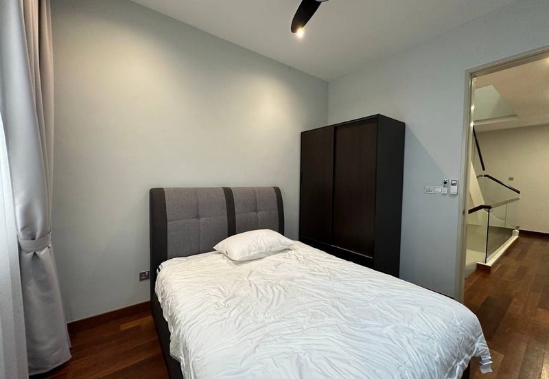 The Canal Garden South, Horizon Hills