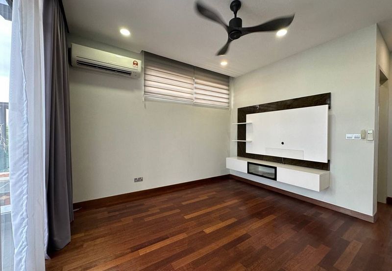 The Canal Garden South, Horizon Hills