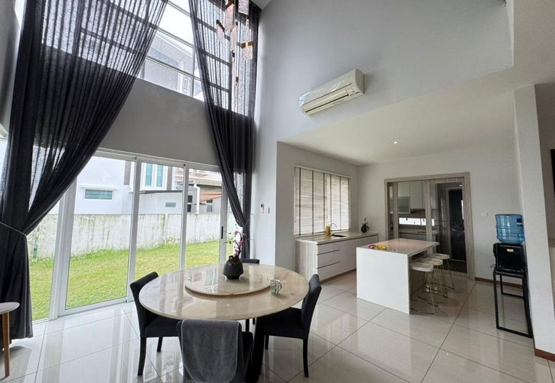 Isola Villa @ Senibong Cove