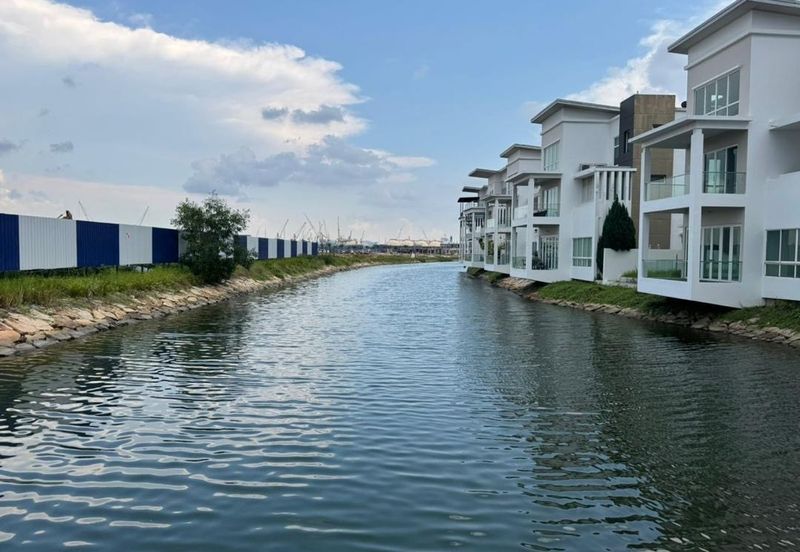 Isola Villa @ Senibong Cove