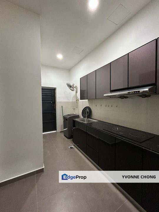 3 storey semi D house for rent @ Nusa Sentral , Johor, 