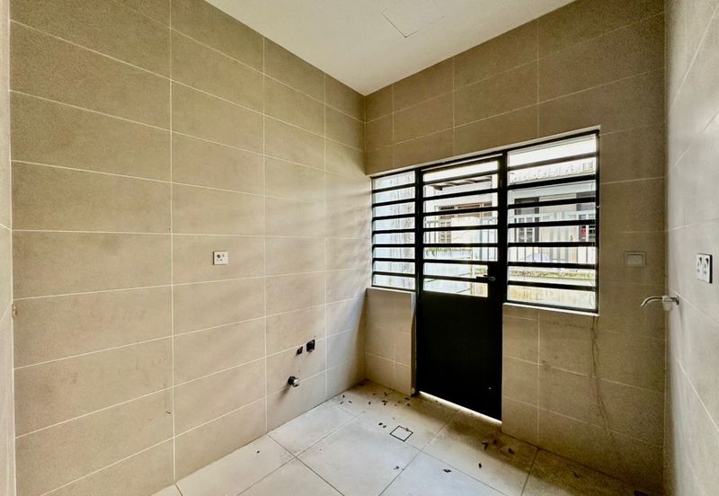 The Canal Garden South, Horizon Hills