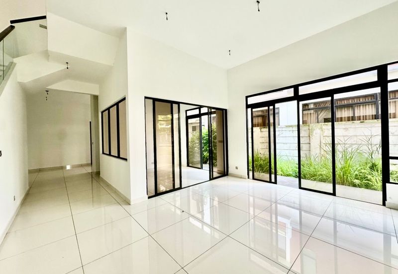 The Canal Garden South, Horizon Hills