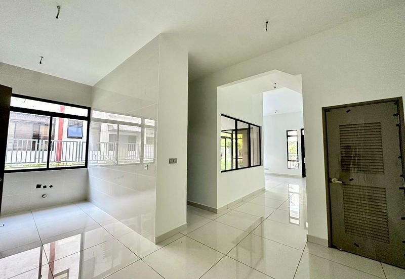 The Canal Garden South, Horizon Hills