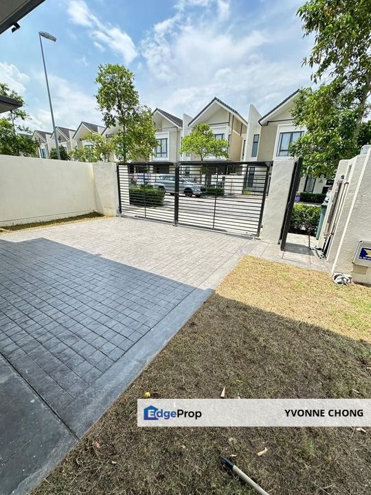 End lot with land 2 storey house for sale @ Avira Garden Medini Iskandar , Johor, Nusajaya