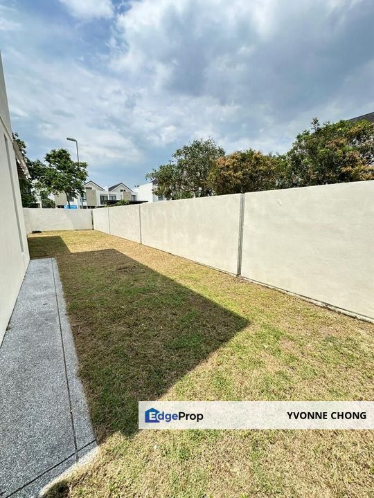 End lot with land 2 storey house for sale @ Avira Garden Medini Iskandar , Johor, Nusajaya
