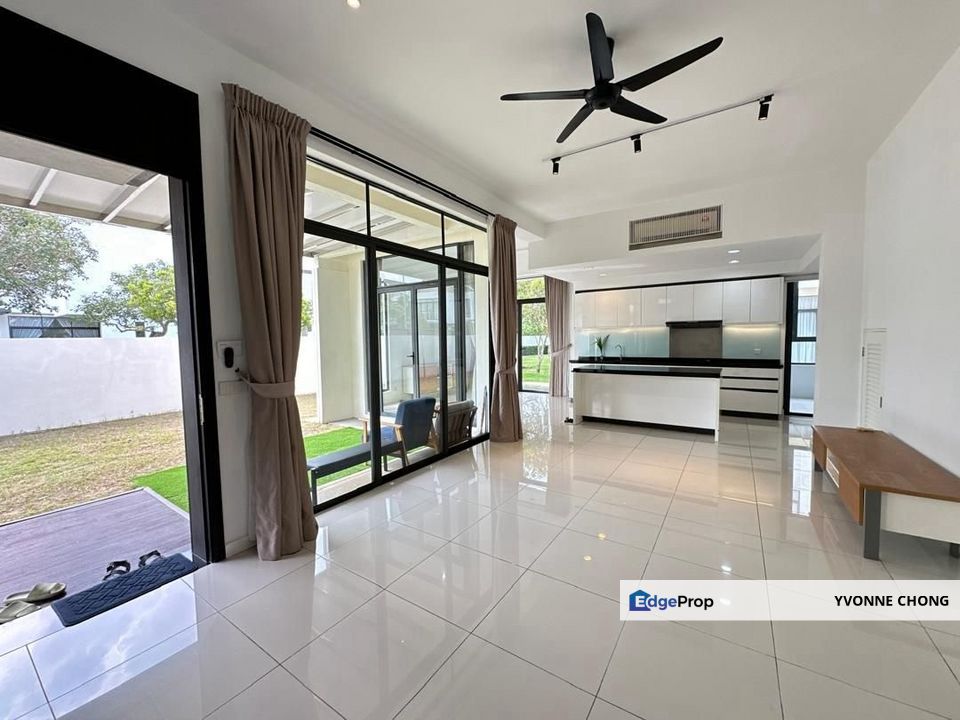 End lot with land 2 storey house for sale @ Avira Garden Medini Iskandar , Johor, Nusajaya