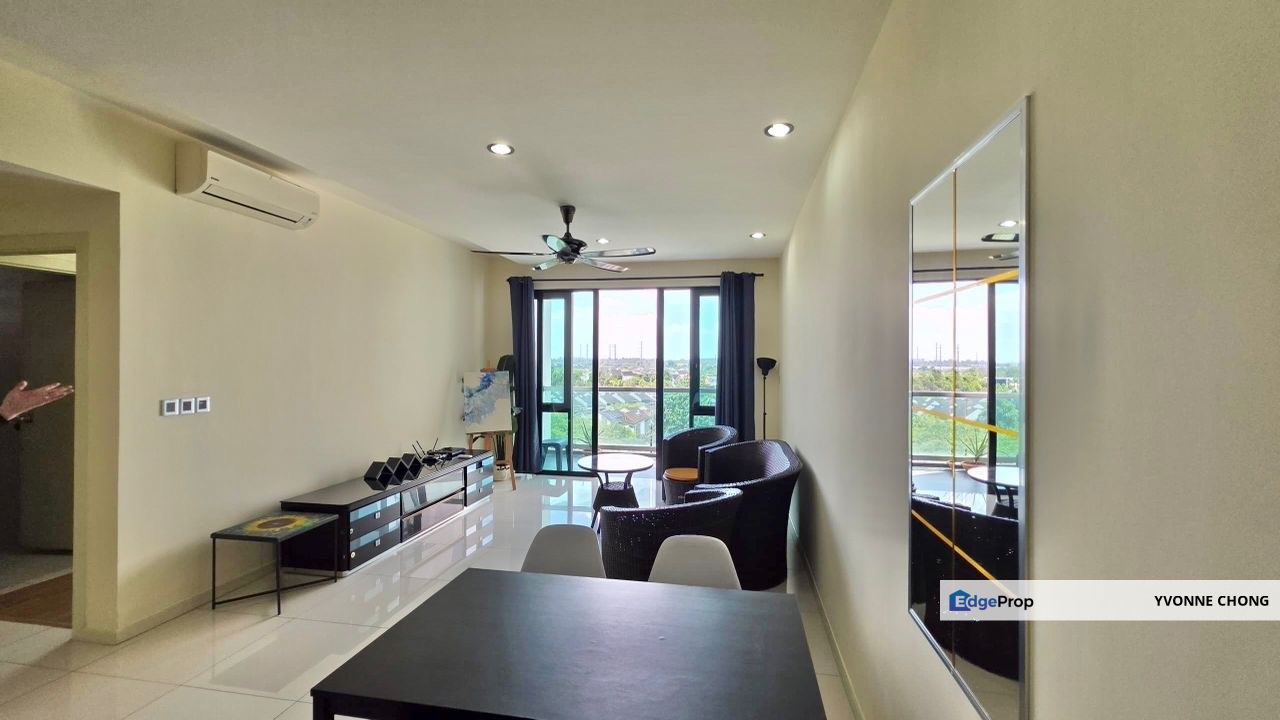 Partial furnished 3 bedrooms for rent @ Impiana East Ledang , Johor, 