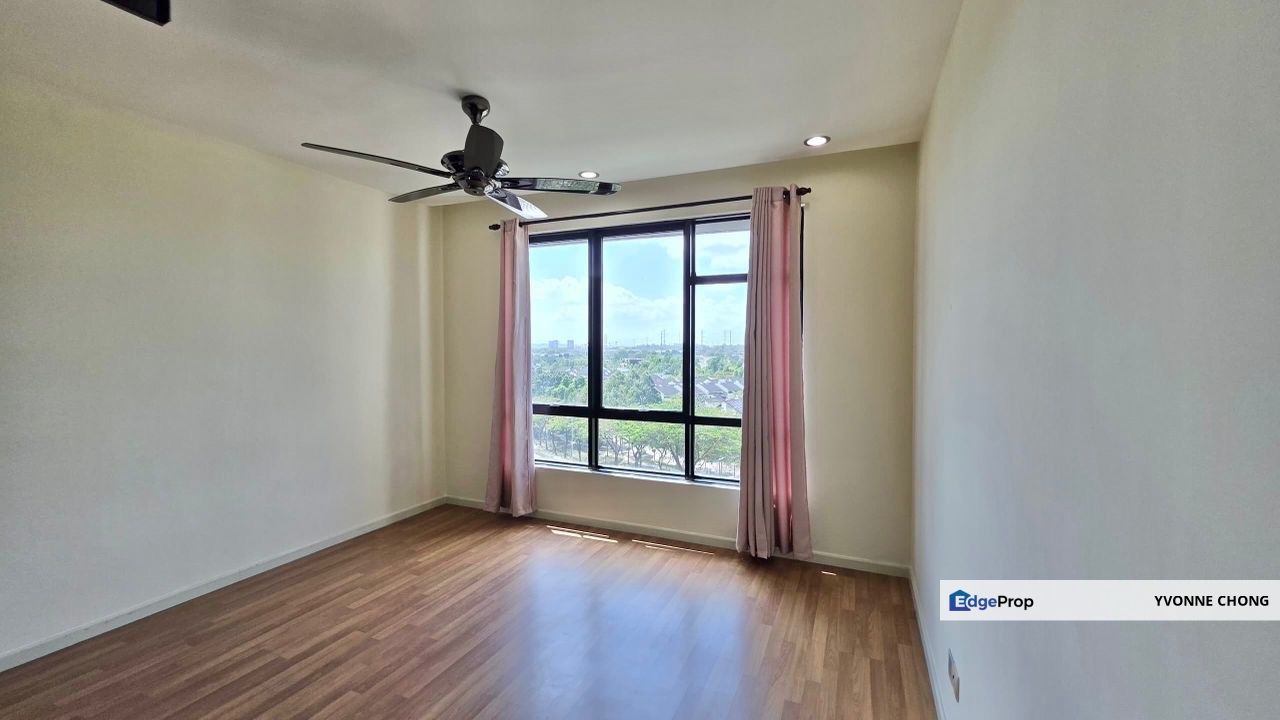 Partial furnished 3 bedrooms for rent @ Impiana East Ledang , Johor, 
