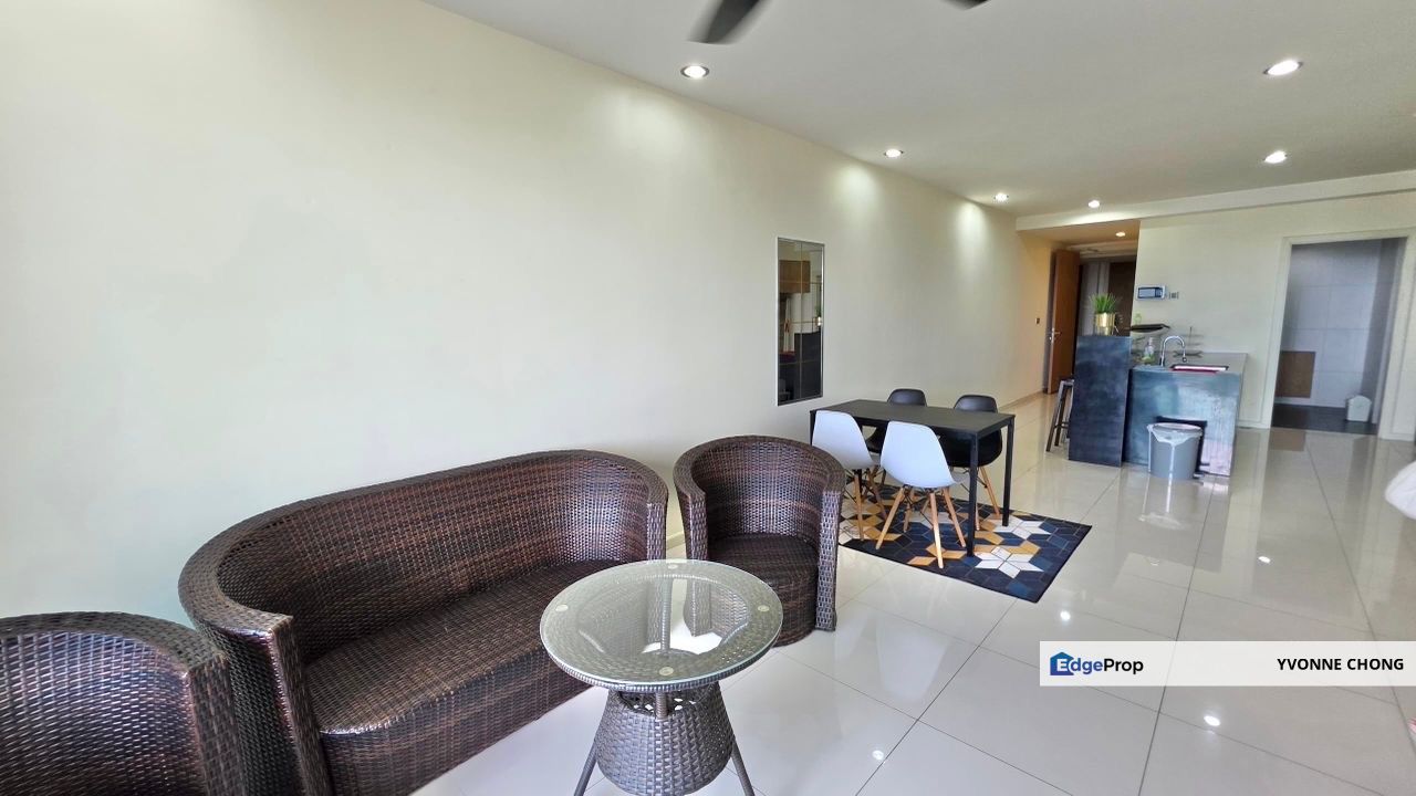 Partial furnished 3 bedrooms for rent @ Impiana East Ledang , Johor, 