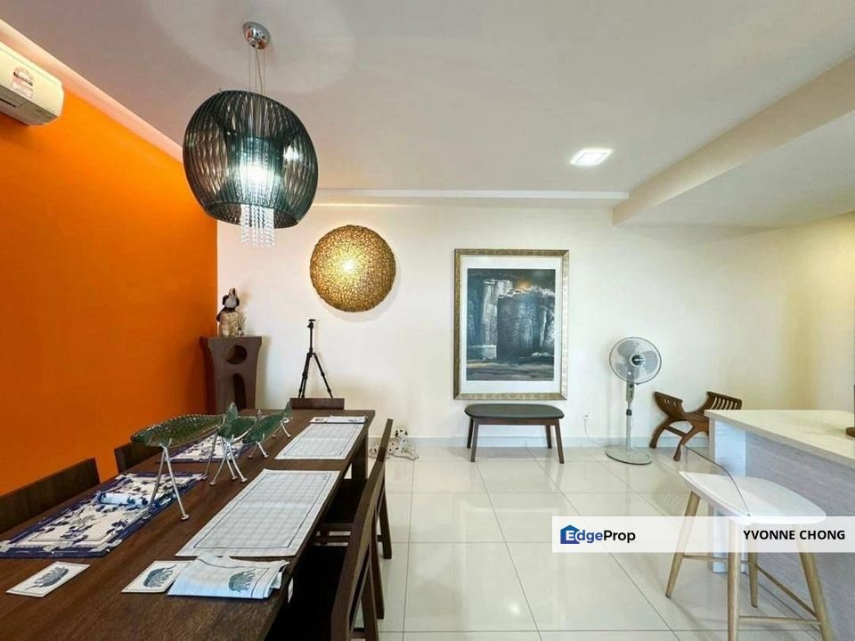 Partial furnished 4 bedrooms for sale @ Teega Residences Puteri Harbour , Johor, Kota Iskandar