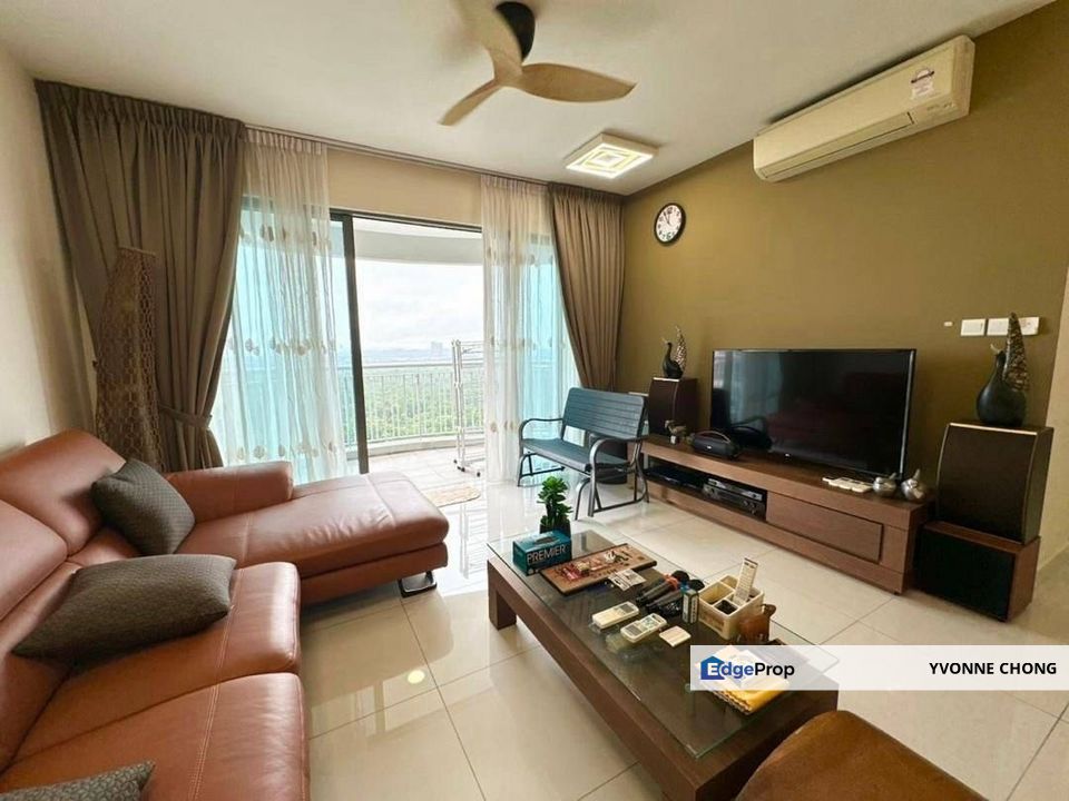 Partial furnished 4 bedrooms for sale @ Teega Residences Puteri Harbour , Johor, Kota Iskandar