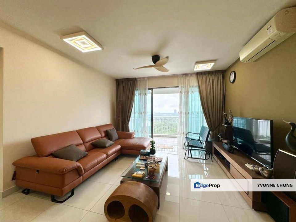Partial furnished 4 bedrooms for sale @ Teega Residences Puteri Harbour , Johor, Kota Iskandar