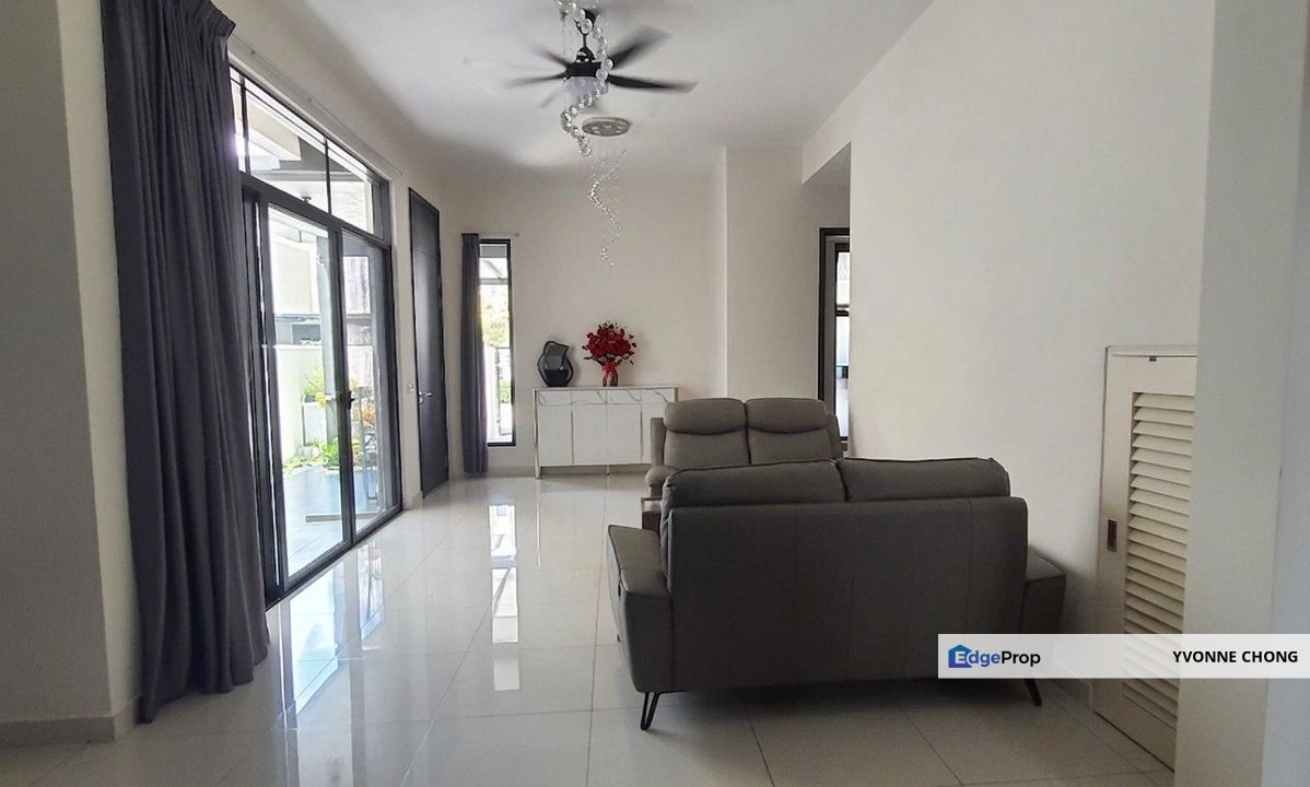 Renovated 2 storey terrace house for sale @ Avira Garden Medini Iskandar , Johor, Nusajaya