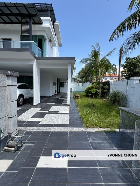 Endlot with land 2.5 storey terrace house for sale @ Taman Sutera Utama , Johor, Skudai