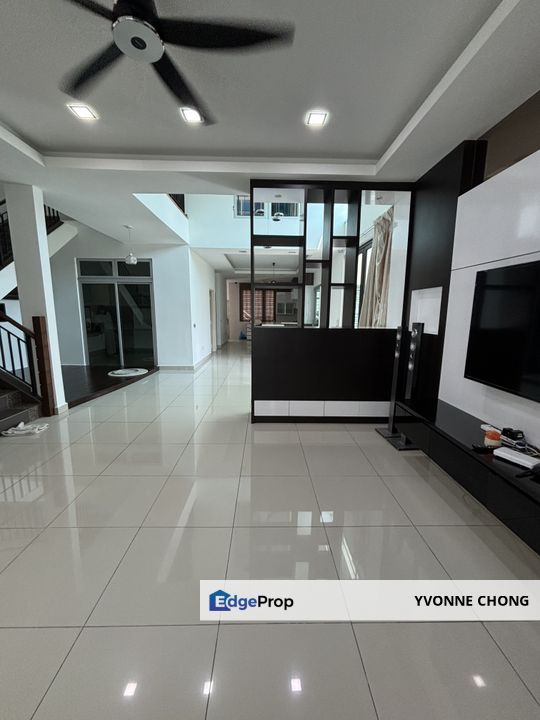 Endlot with land 2.5 storey terrace house for sale @ Taman Sutera Utama , Johor, Skudai