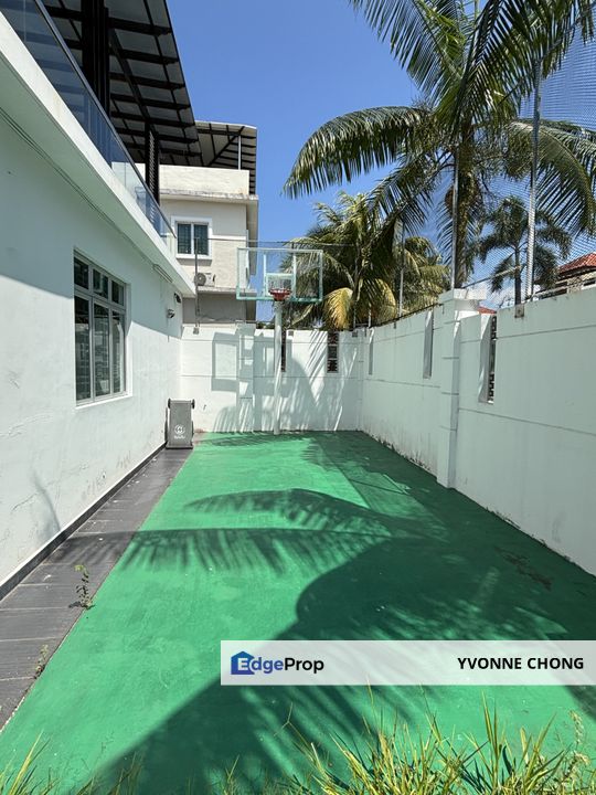 Endlot with land 2.5 storey terrace house for sale @ Taman Sutera Utama , Johor, Skudai