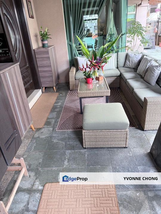 Renovated 3 storey semi D house for sale @ Taman Sutera Utama Jalan Sutera Chengal, Johor, Skudai