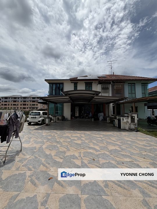 Endlot with land 2 storey cluster house for sale @ Taman Sutera Utama , Johor, Skudai