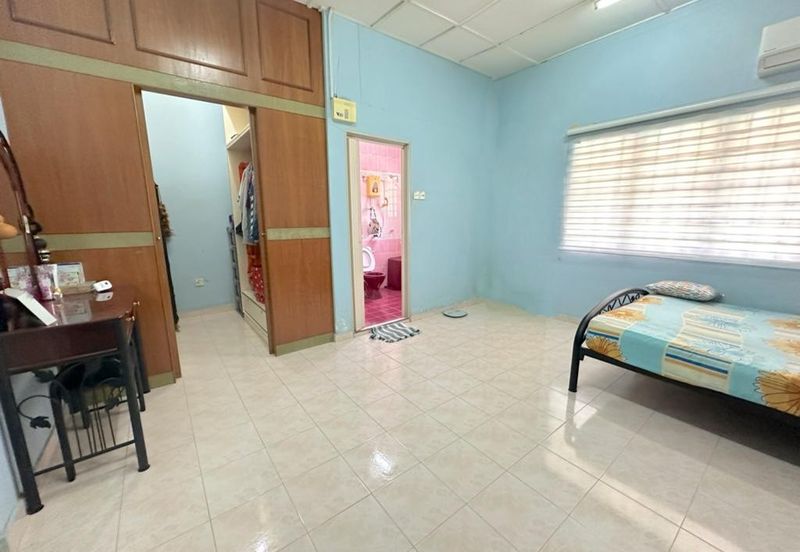 SL 6, Bandar Sungai Long