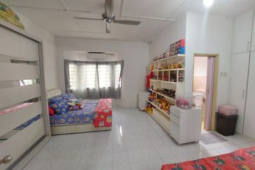 SL 9, Bandar Sungai Long