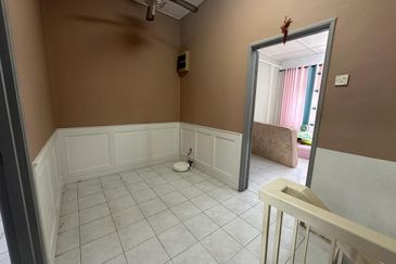 SL 9, Bandar Sungai Long