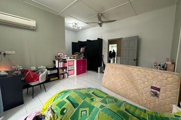 SL 9, Bandar Sungai Long