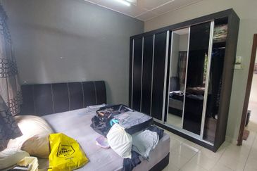 SL 12, Bandar Sungai Long