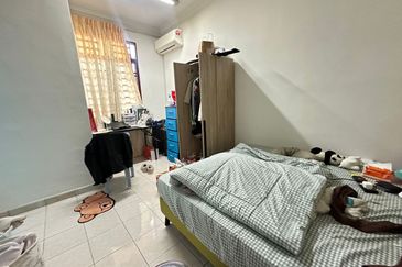 SL 13, Bandar Sungai Long