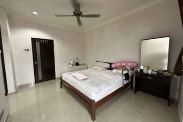 SL 13, Bandar Sungai Long