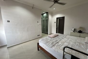 SL 13, Bandar Sungai Long