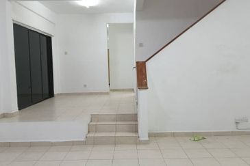 SL 13, Bandar Sungai Long