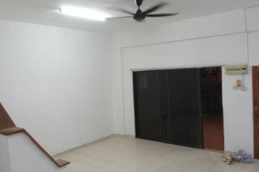 SL 13, Bandar Sungai Long