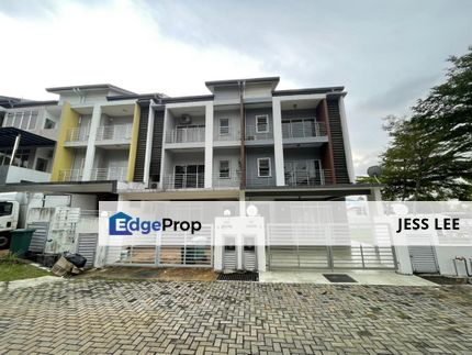 Taman D'Impian Tropika Balakong Three Storey Terrace House, Selangor, Balakong
