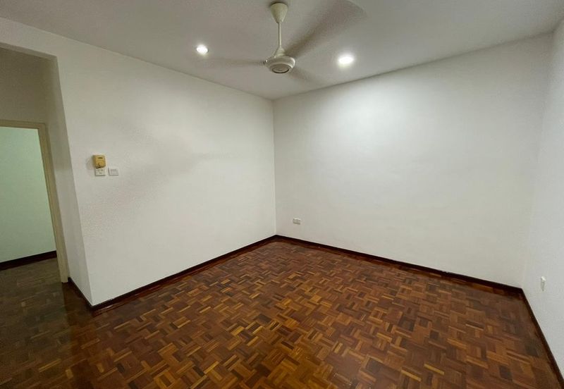 SL7, Bandar Sungai Long