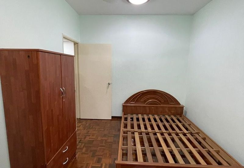 SL7, Bandar Sungai Long