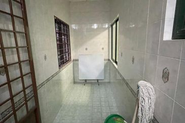 SL7, Bandar Sungai Long