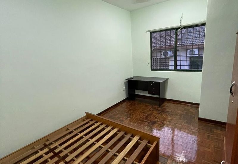 SL7, Bandar Sungai Long