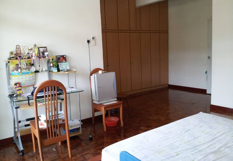 SL 6, Bandar Sungai Long