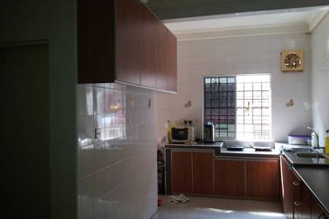 SL 6, Bandar Sungai Long