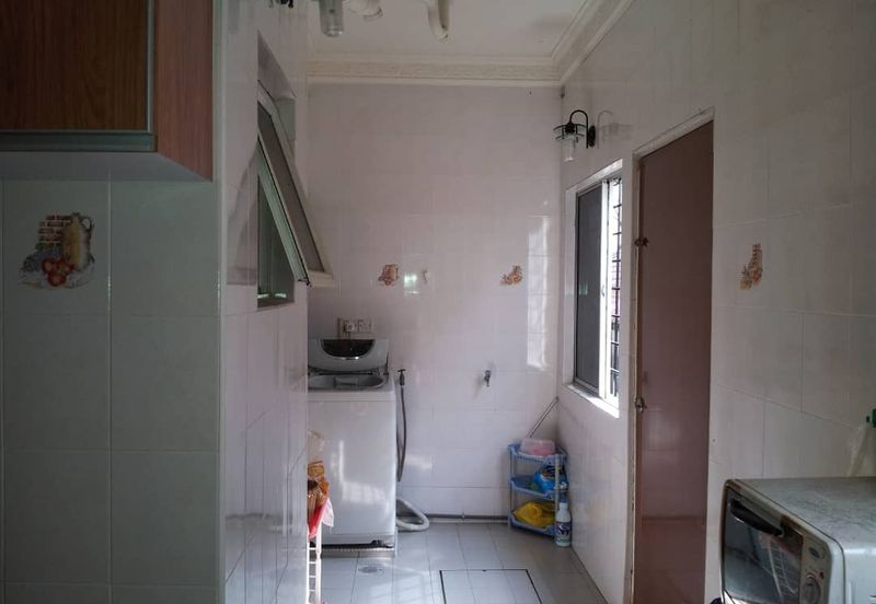 SL 6, Bandar Sungai Long